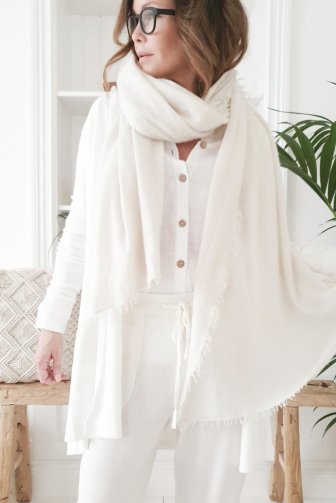 Cashmere love scarf, soft white